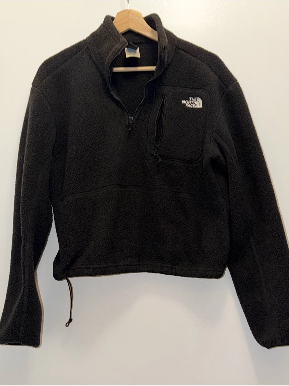 The North Face Women’s Black Fleece Quarter-Zip Cropped Pullover Size Medium